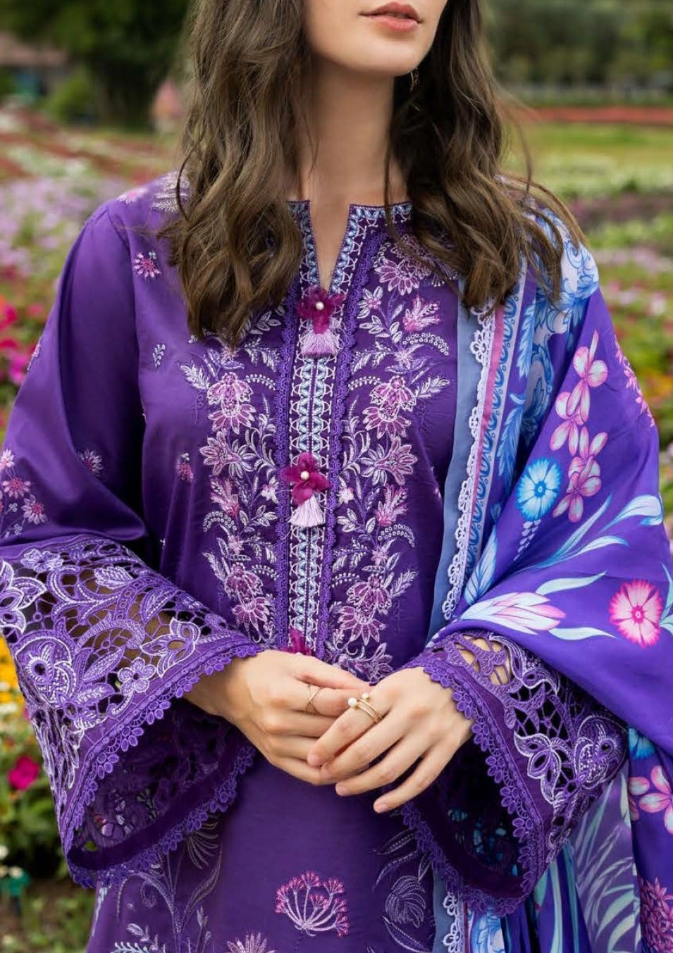 3 Piece - Unstitched Fully Embroidered Lawn
Suit D-1031