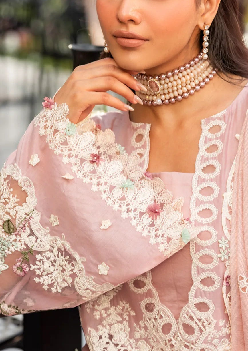 3 Piece - Unstitched Fully Embroidered Lawn
Suit D-1024