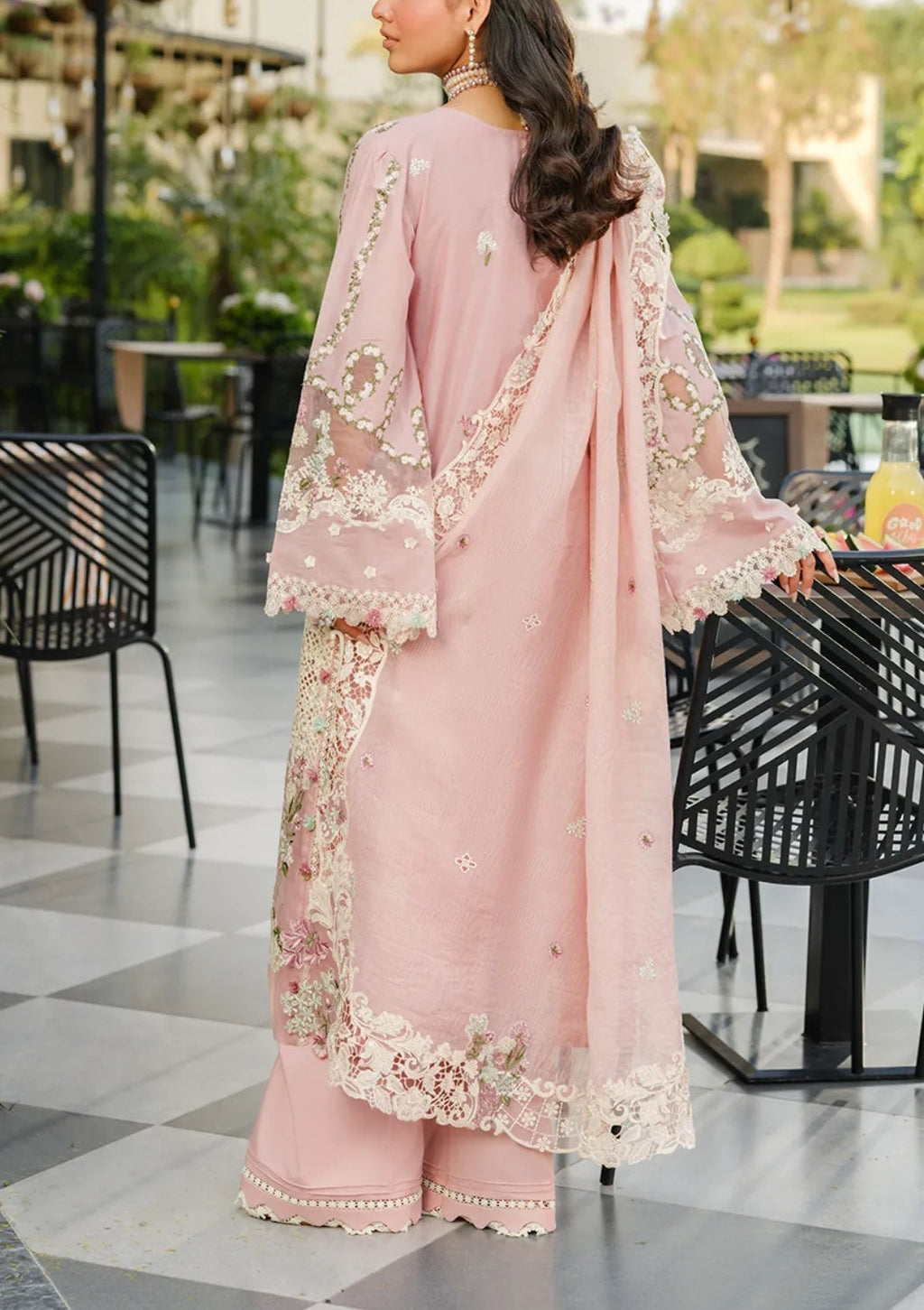 3 Piece - Unstitched Fully Embroidered Lawn
Suit D-1024
