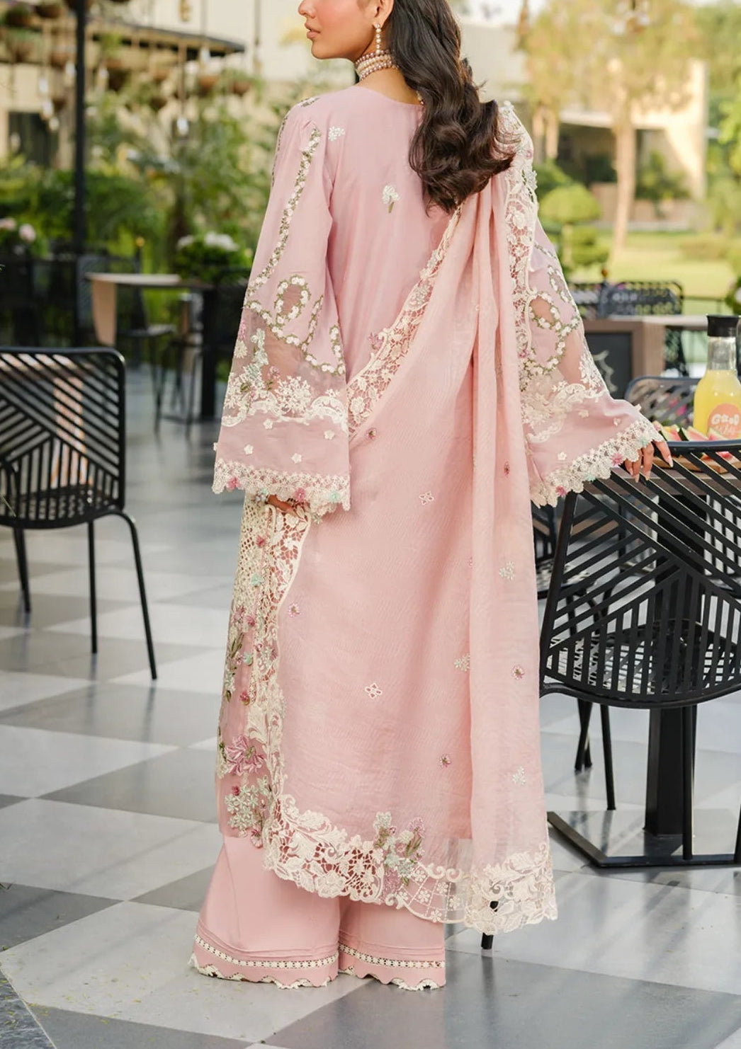 3 Piece - Unstitched Fully Embroidered Lawn
Suit D-1024