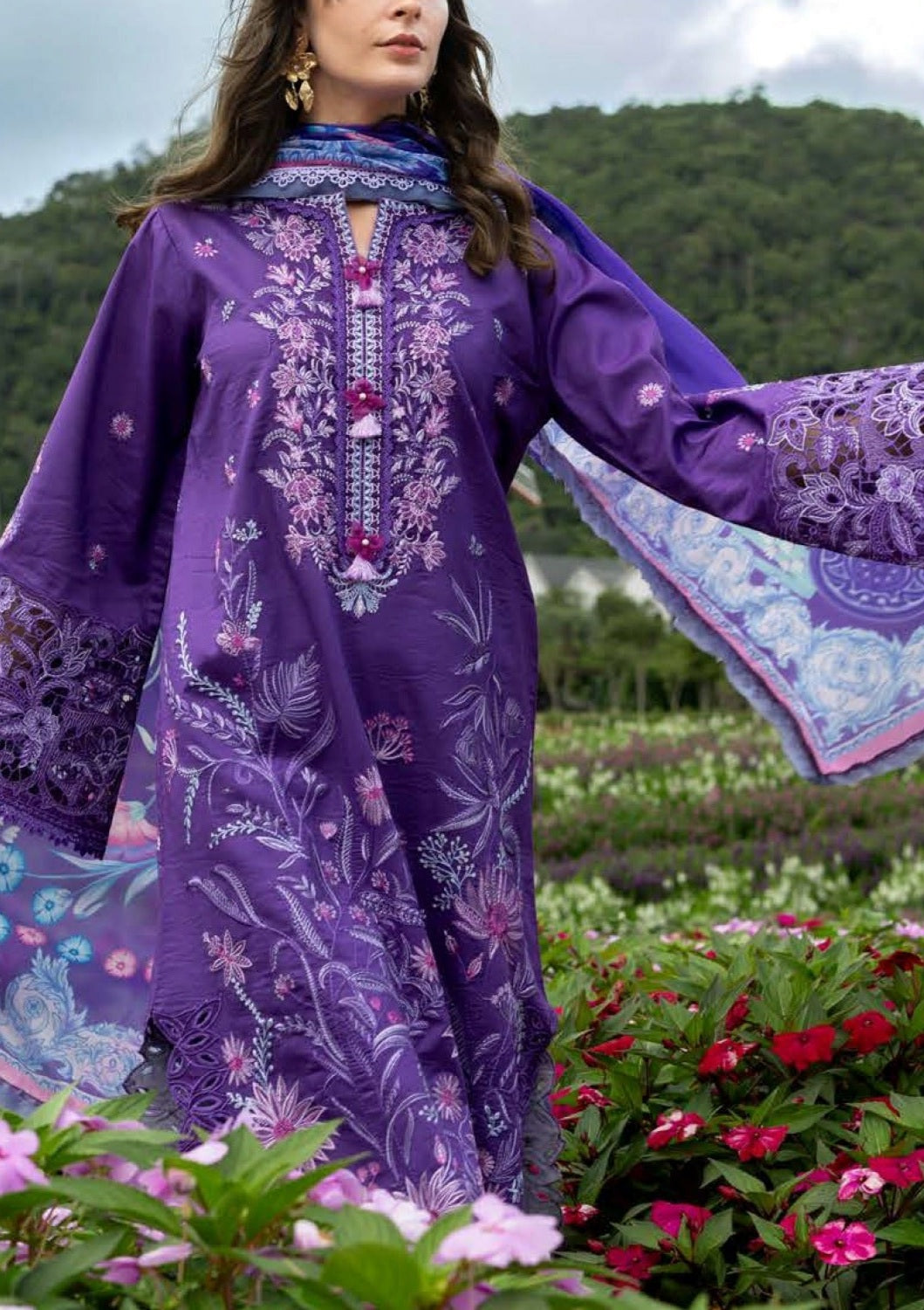 3 Piece - Unstitched Fully Embroidered Lawn
Suit D-1031